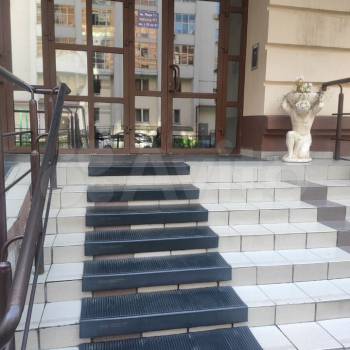 Сдается 1-комнатная квартира, 53 м²