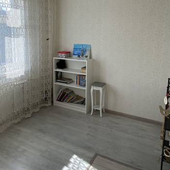 Продается 1-комнатная квартира, 42,2 м²