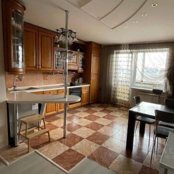 Сдается Многокомнатная квартира, 143 м²