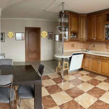 Сдается Многокомнатная квартира, 143 м²