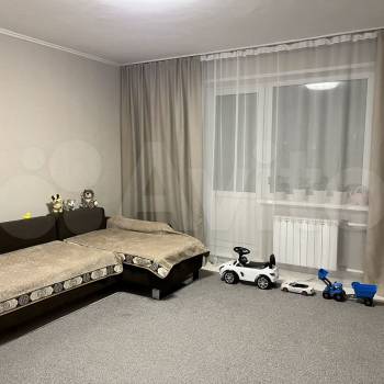 Продается Многокомнатная квартира, 81,7 м²