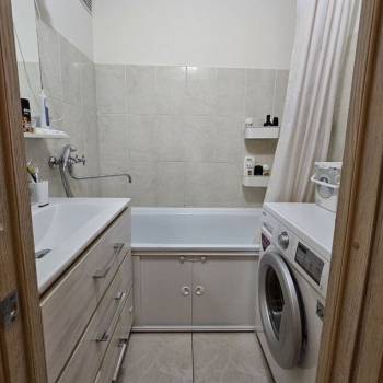 Продается 1-комнатная квартира, 37,9 м²