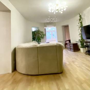 Продается Многокомнатная квартира, 190 м²