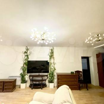 Продается Многокомнатная квартира, 190 м²