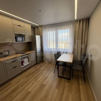 Продается 1-комнатная квартира, 37,2 м²