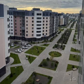 Продается 1-комнатная квартира, 160,4 м²