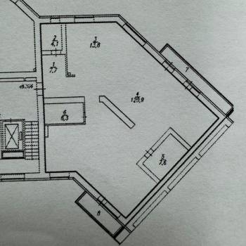 Продается 1-комнатная квартира, 160,4 м²