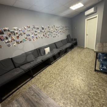 Продается Нежилое помещение, 242 м²