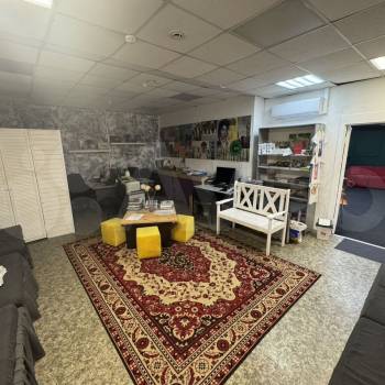 Продается Нежилое помещение, 242 м²