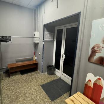 Продается Нежилое помещение, 242 м²