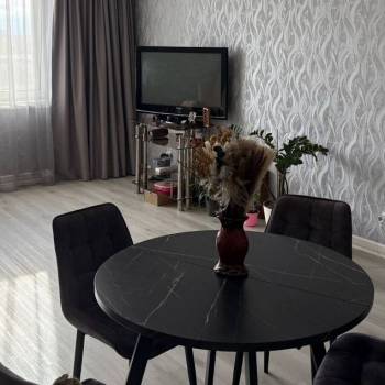 Продается 1-комнатная квартира, 54 м²