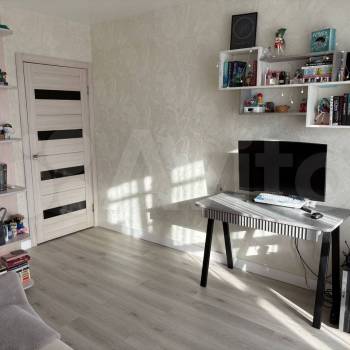 Продается 1-комнатная квартира, 54 м²