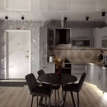 Продается 1-комнатная квартира, 54 м²