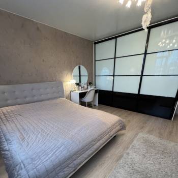 Продается 3-х комнатная квартира, 98 м²