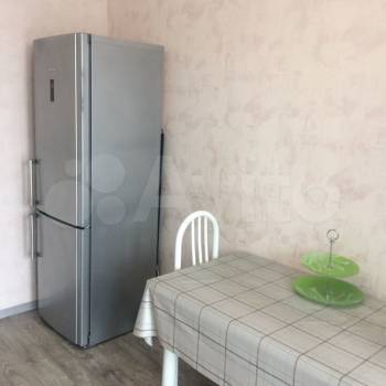 Сдается 1-комнатная квартира, 60 м²