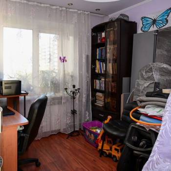 Продается Многокомнатная квартира, 77,4 м²