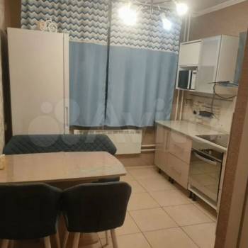 Продается Многокомнатная квартира, 82 м²