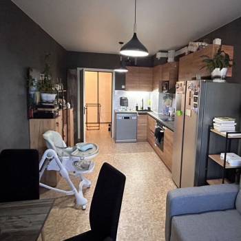 Продается 1-комнатная квартира, 58 м²