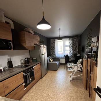 Продается 1-комнатная квартира, 58 м²