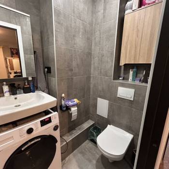 Продается 1-комнатная квартира, 58 м²