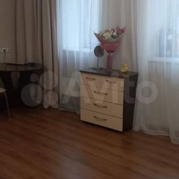 Продается 1-комнатная квартира, 33 м²