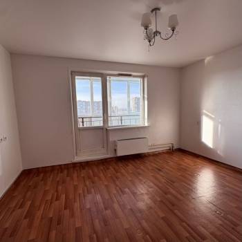 Продается 1-комнатная квартира, 42 м²