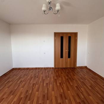 Продается 1-комнатная квартира, 42 м²