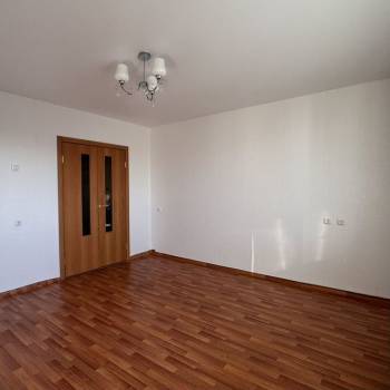 Продается 1-комнатная квартира, 42 м²