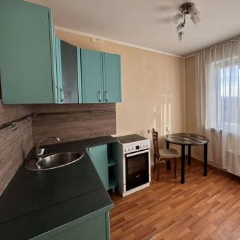 Продается 1-комнатная квартира, 42 м²