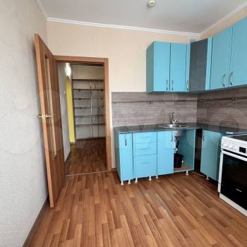 Продается 1-комнатная квартира, 42 м²
