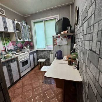 Продается Многокомнатная квартира, 61 м²