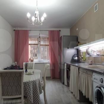 Сдается 2-х комнатная квартира, 102 м²