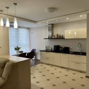 Продается Многокомнатная квартира, 143 м²