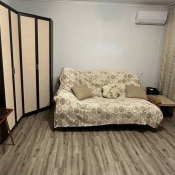 Продается 1-комнатная квартира, 40 м²