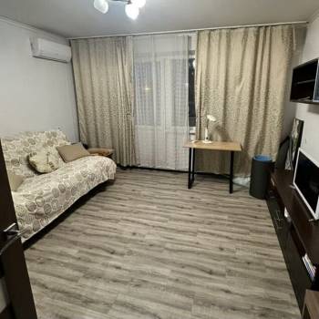 Продается 1-комнатная квартира, 40 м²