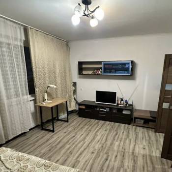 Продается 1-комнатная квартира, 40 м²