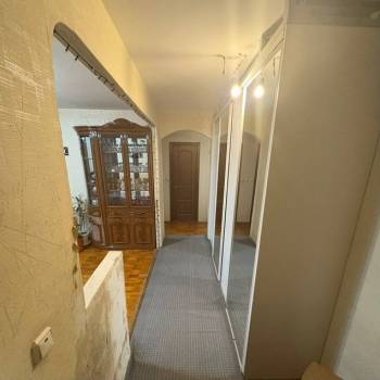 Продается Многокомнатная квартира, 81 м²