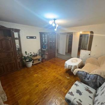 Продается Многокомнатная квартира, 81 м²