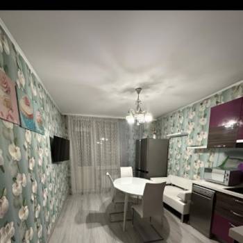 Сдается Многокомнатная квартира, 81,3 м²