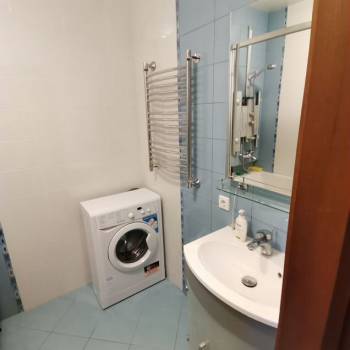 Сдается 2-х комнатная квартира, 75 м²