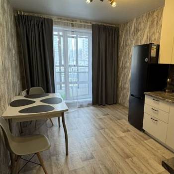 Продается 1-комнатная квартира, 45 м²