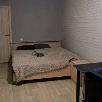 Продается 1-комнатная квартира, 42 м²
