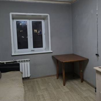 Продается 1-комнатная квартира, 42 м²