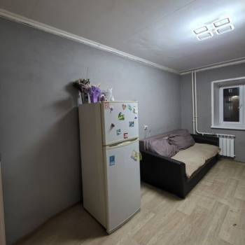 Продается 1-комнатная квартира, 42 м²