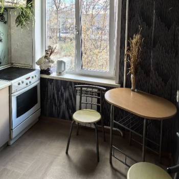 Продается Многокомнатная квартира, 60 м²