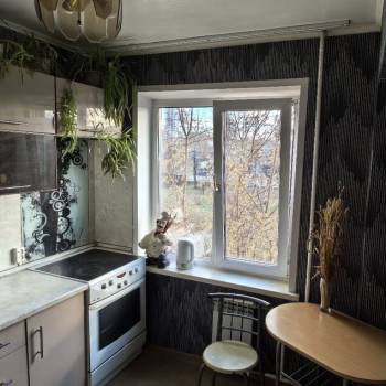 Продается Многокомнатная квартира, 60 м²