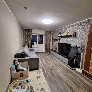 Продается 1-комнатная квартира, 42 м²