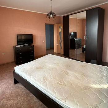 Продается Многокомнатная квартира, 82 м²