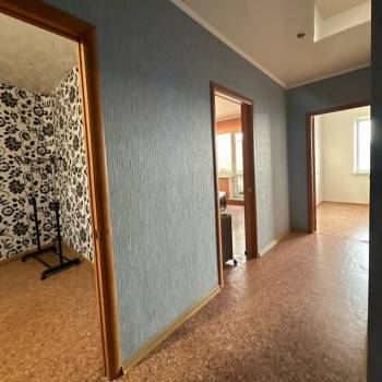 Продается Многокомнатная квартира, 82 м²