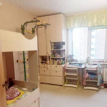 Продается Многокомнатная квартира, 54 м²